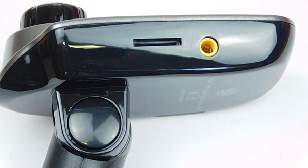 The card slot and audio line